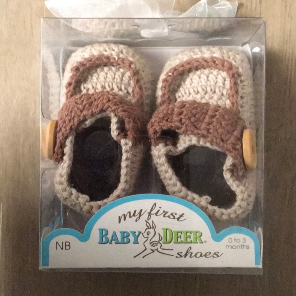 NEW Baby Deer knit shoes, 0-3 months